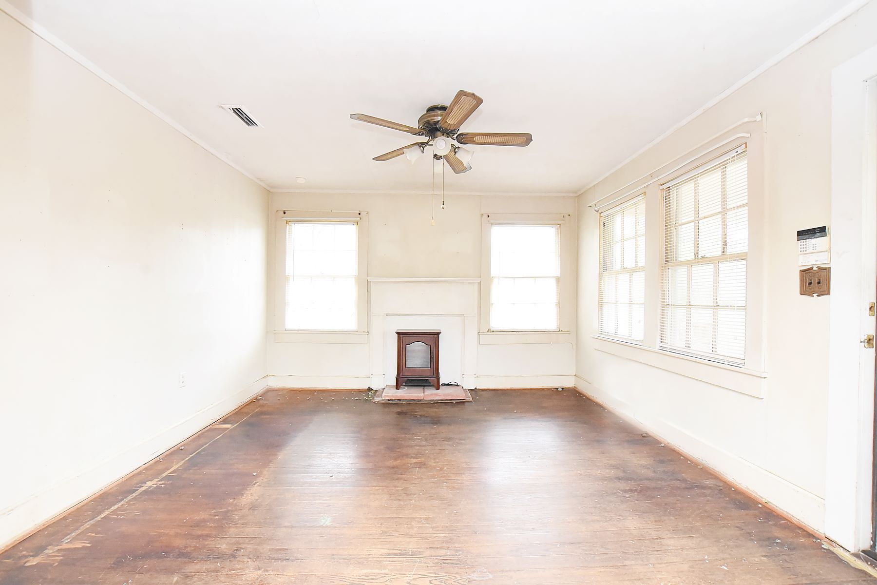 1110 South Union Ave.-12