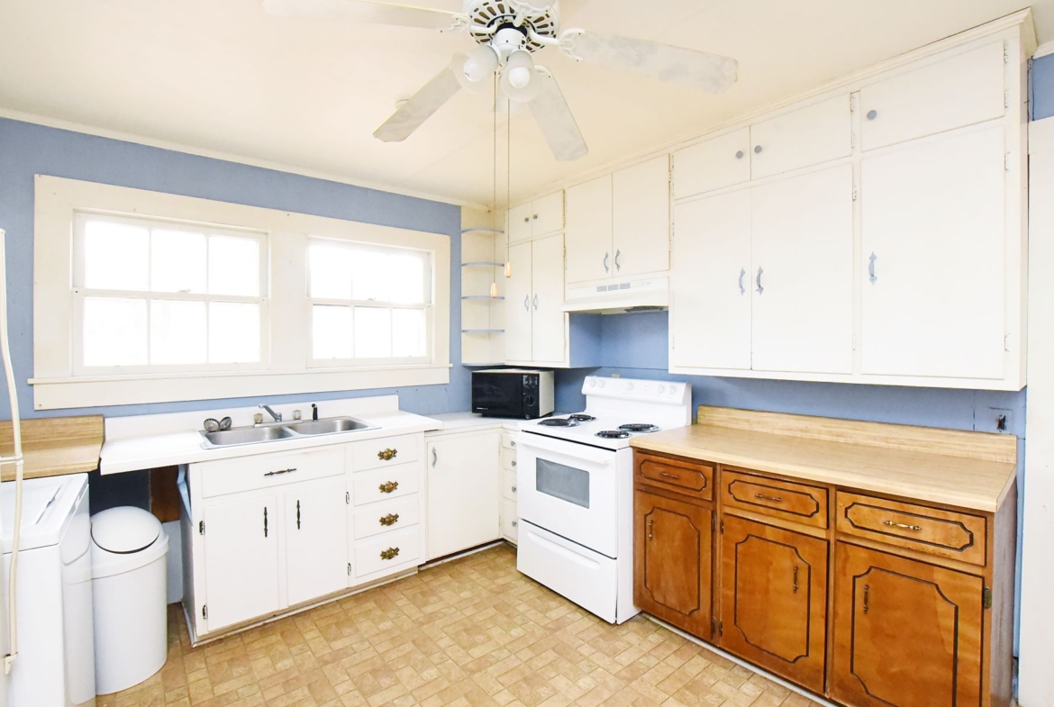 1110 South Union Ave.-17