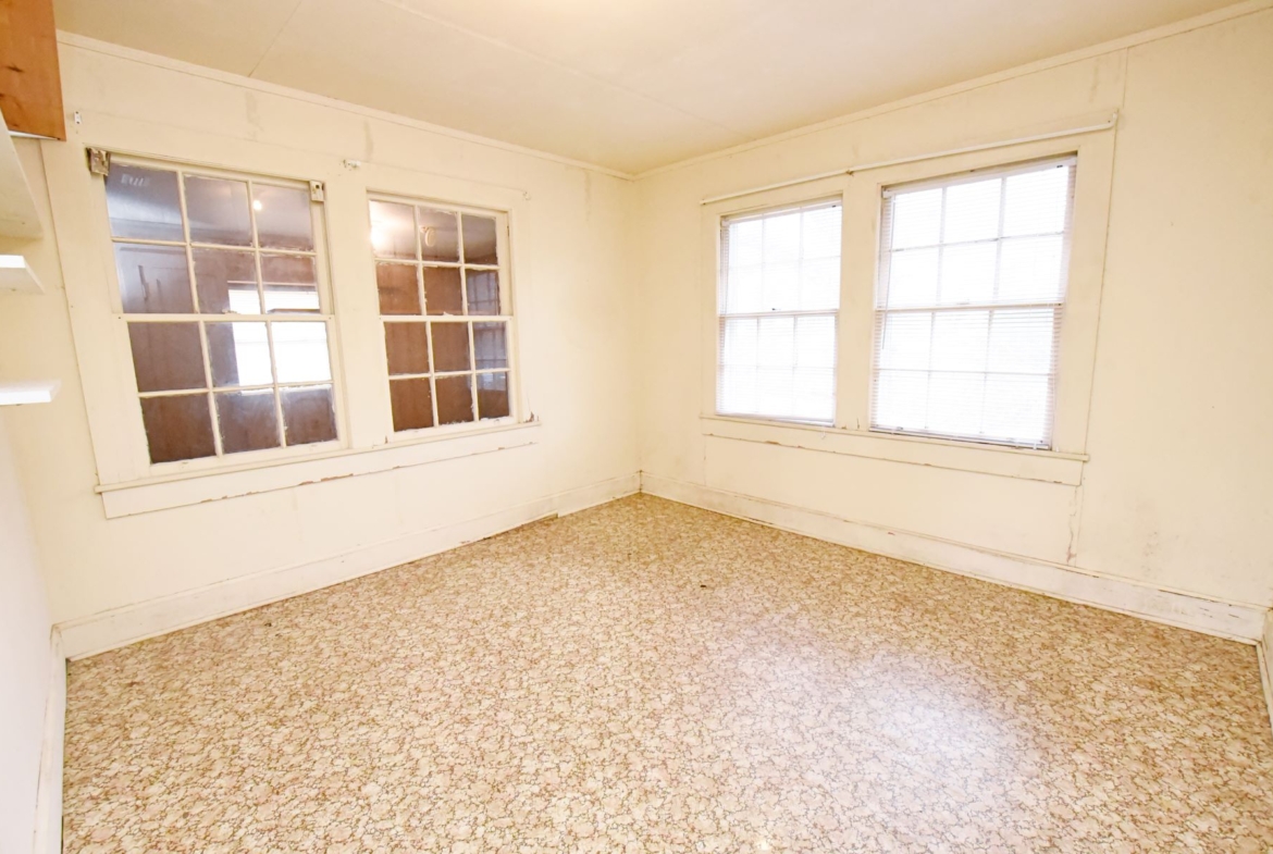 1110 South Union Ave.-23