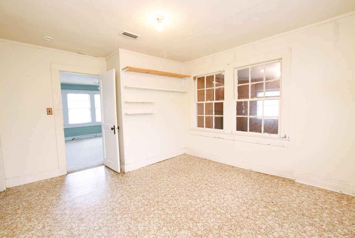 1110 South Union Ave.-24