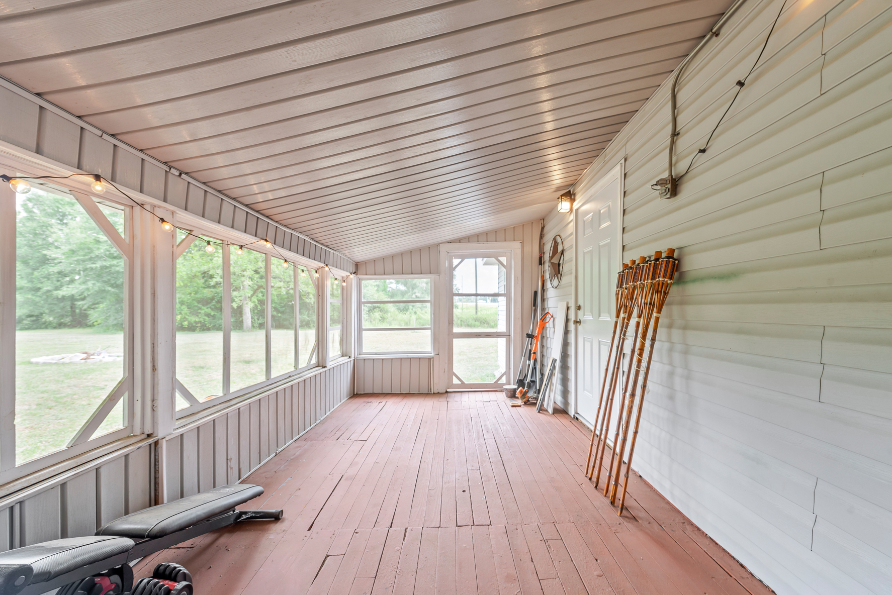 687 Smith Ave-WHT-10