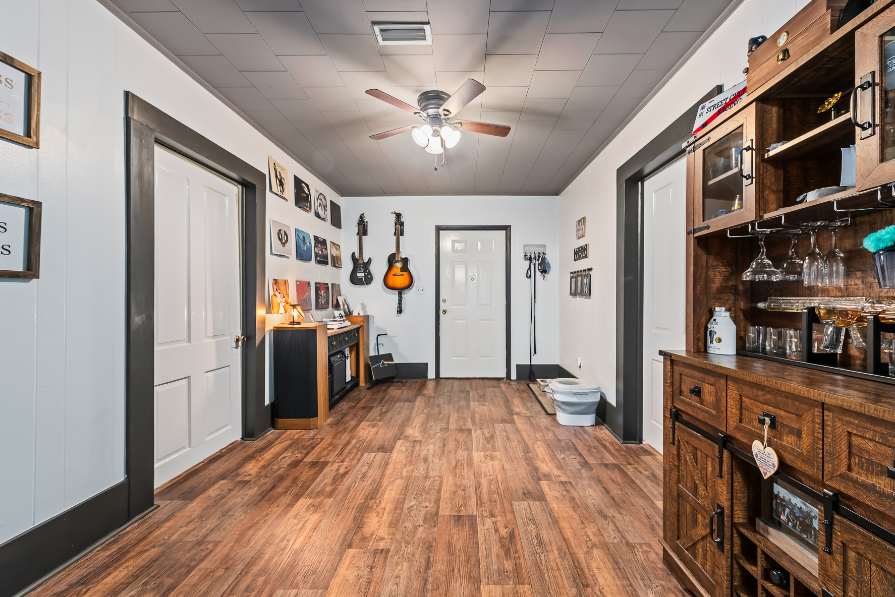 687 Smith Ave-WHT-11