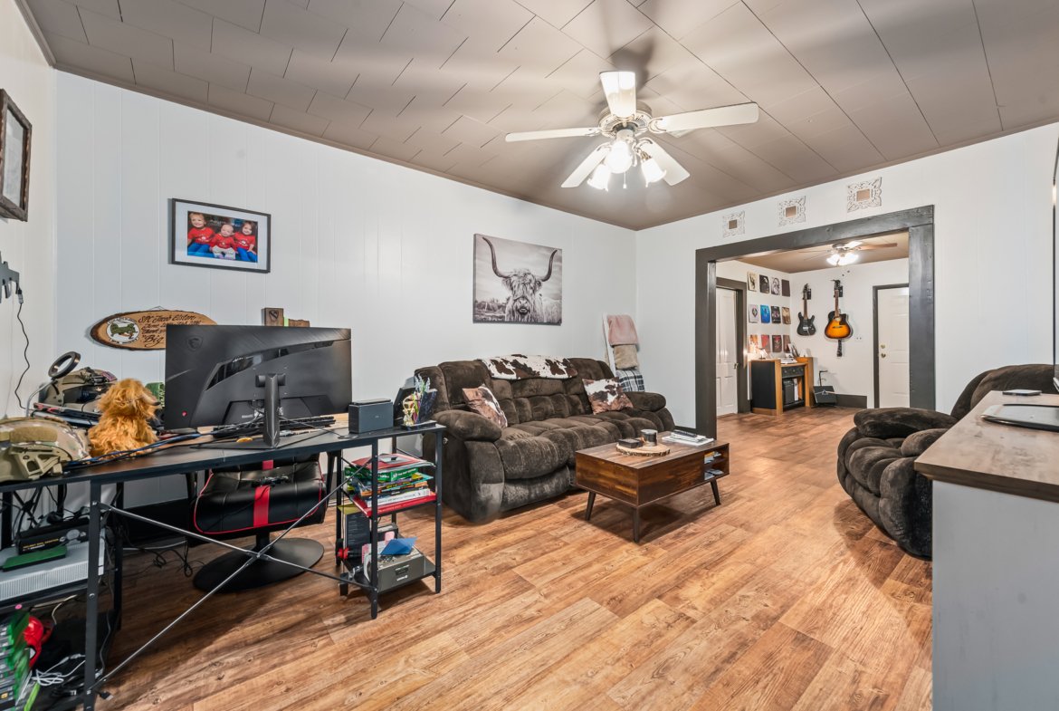 687 Smith Ave-WHT-13