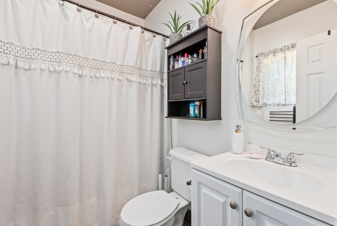 687 Smith Ave-WHT-15