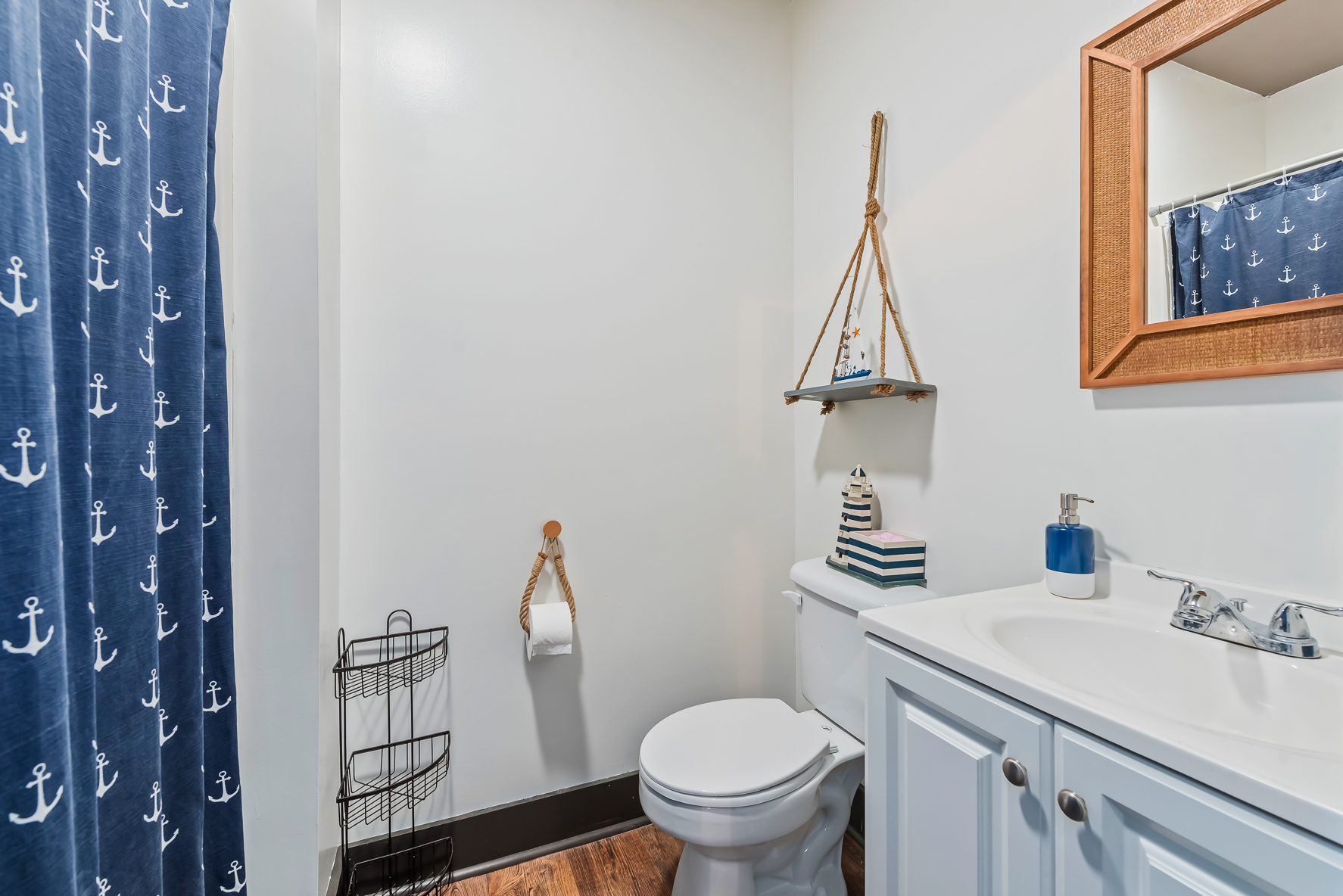 687 Smith Ave-WHT-17