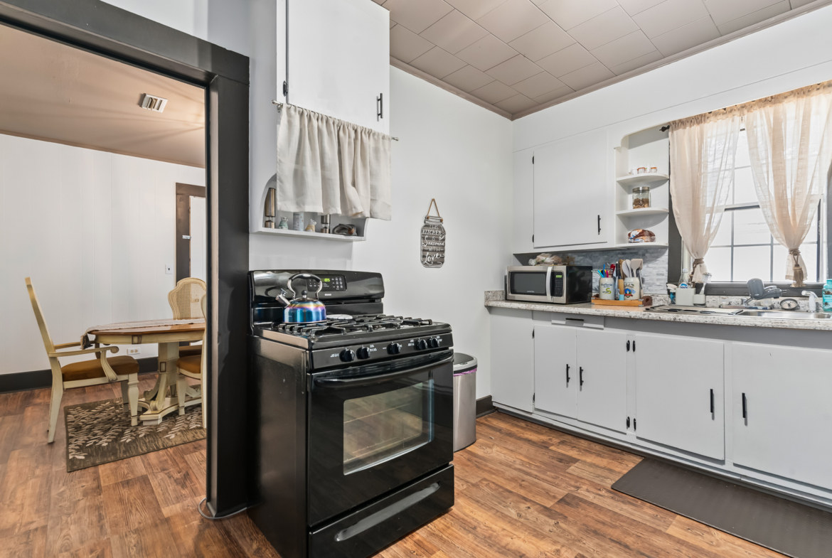 687 Smith Ave-WHT-23