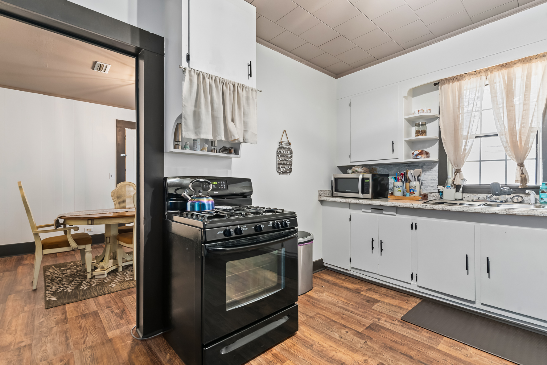 687 Smith Ave-WHT-23