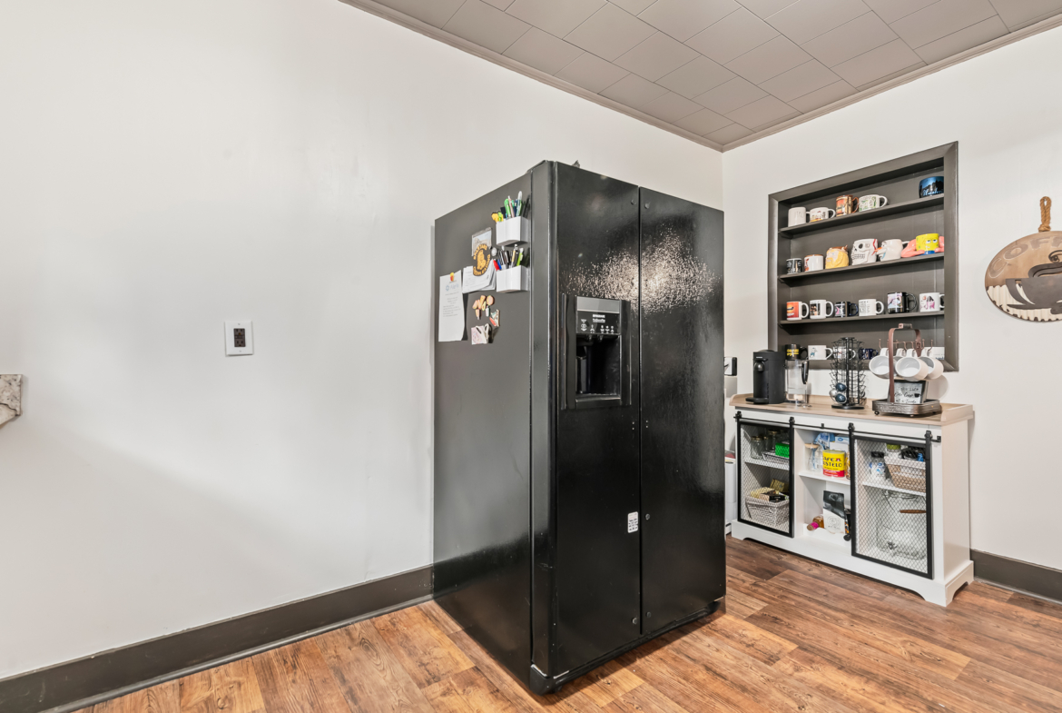 687 Smith Ave-WHT-25