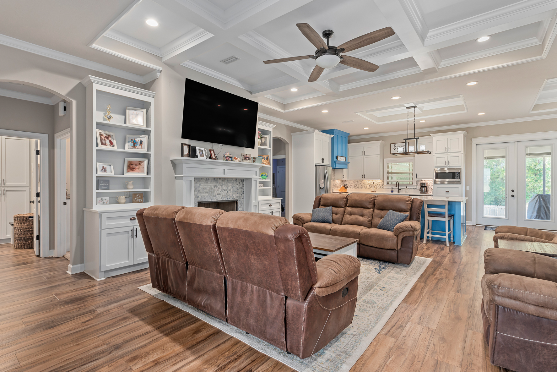 705 Homestead Way-WHT-12