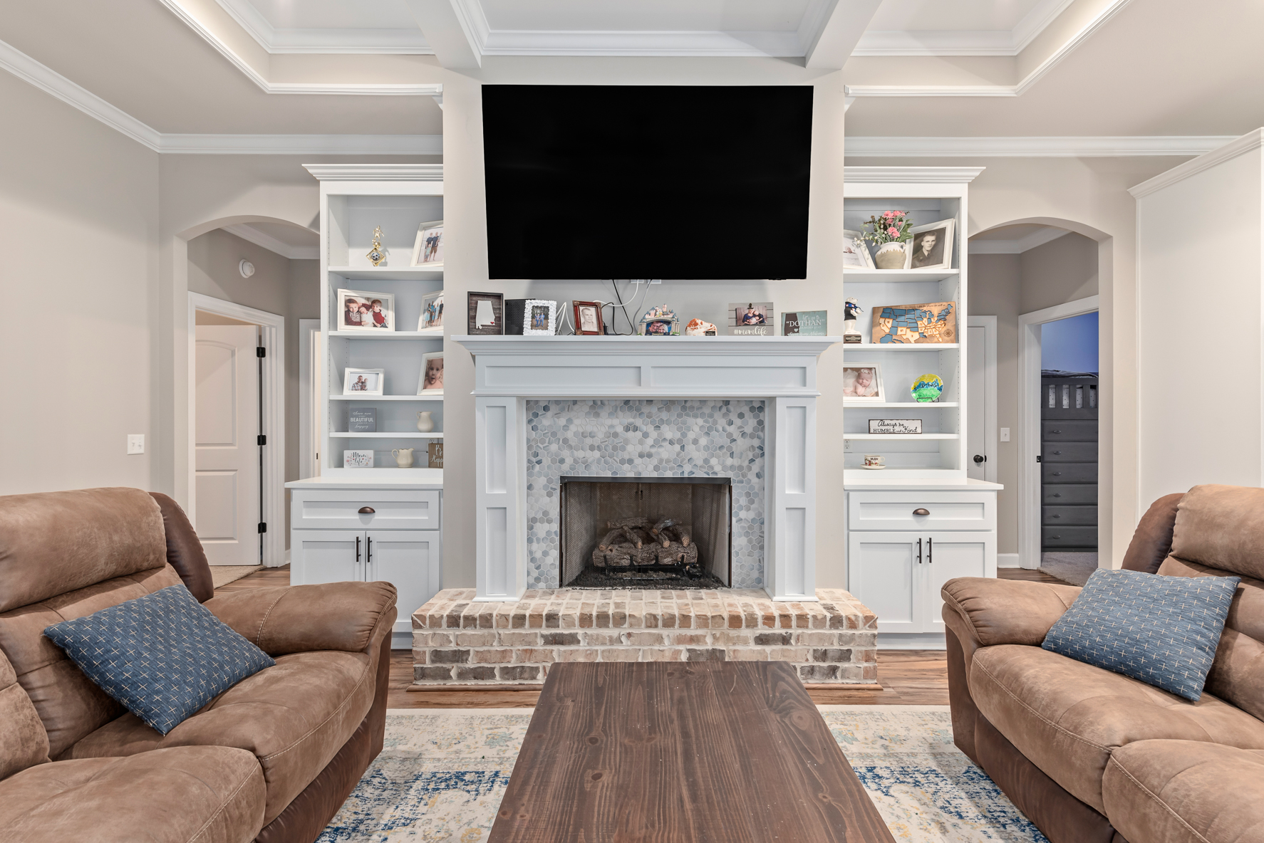 705 Homestead Way-WHT-13