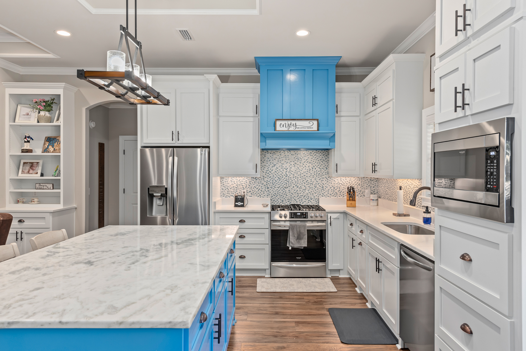 705 Homestead Way-WHT-18