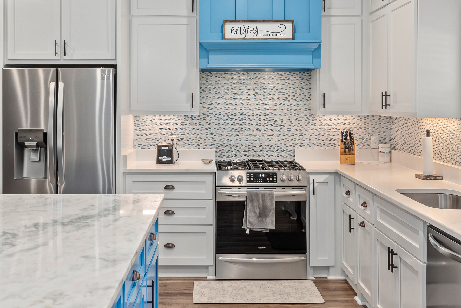 705 Homestead Way-WHT-19