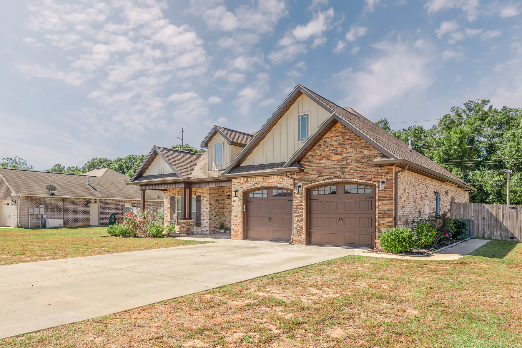 705 Homestead Way-WHT-2