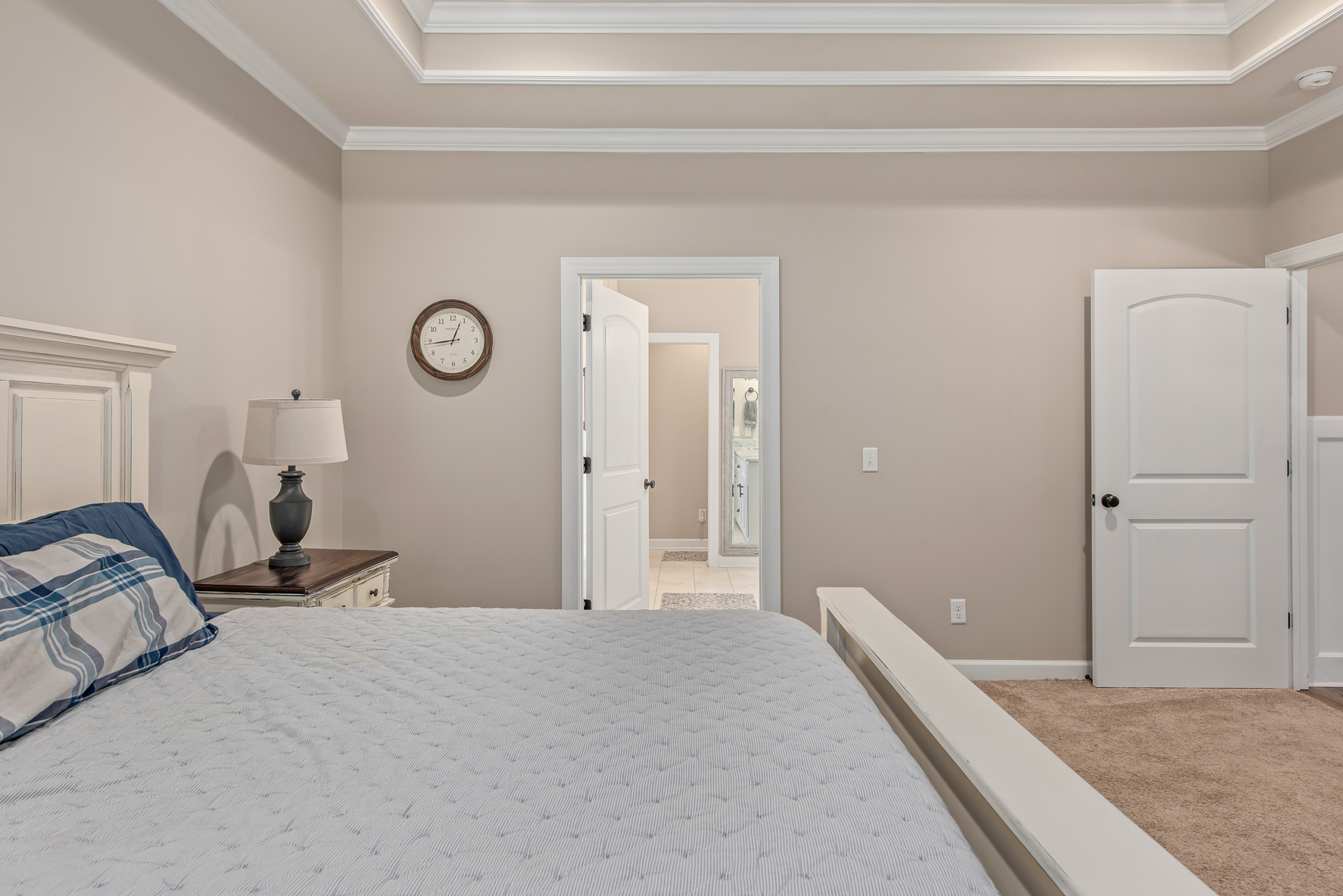 705 Homestead Way-WHT-23