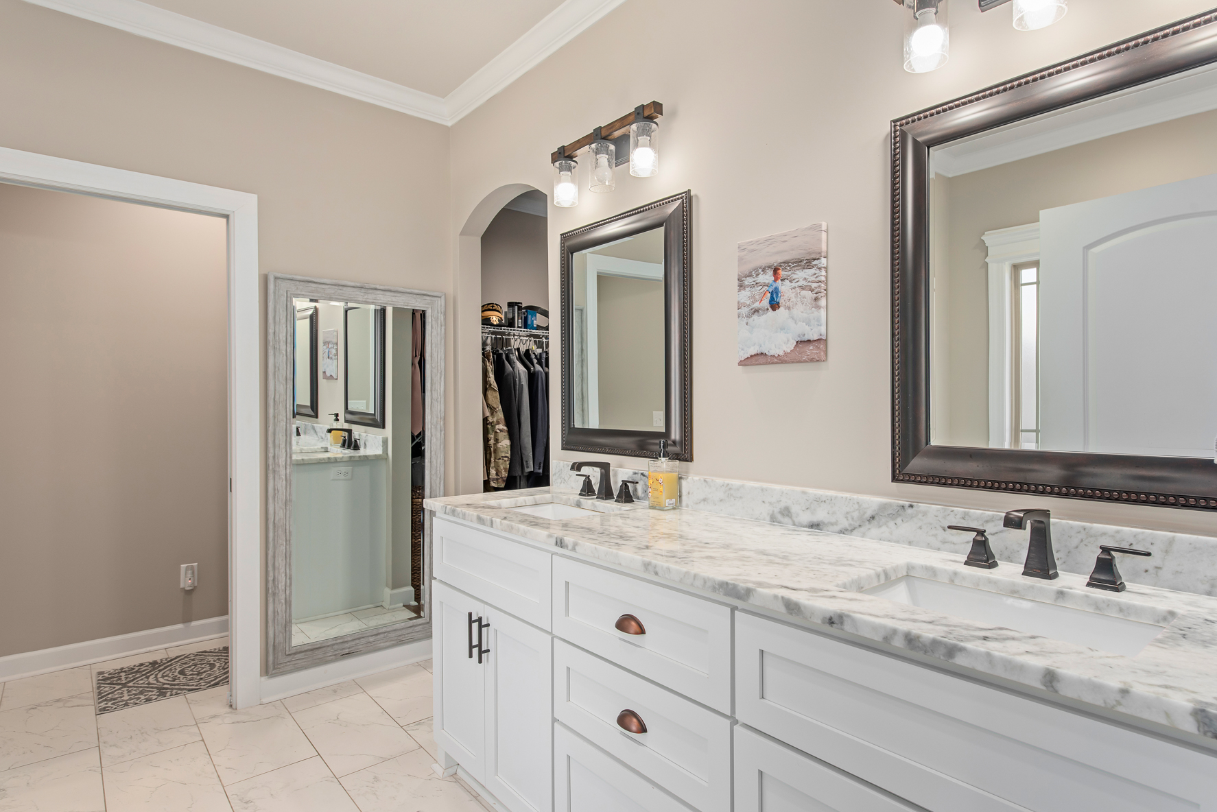 705 Homestead Way-WHT-25