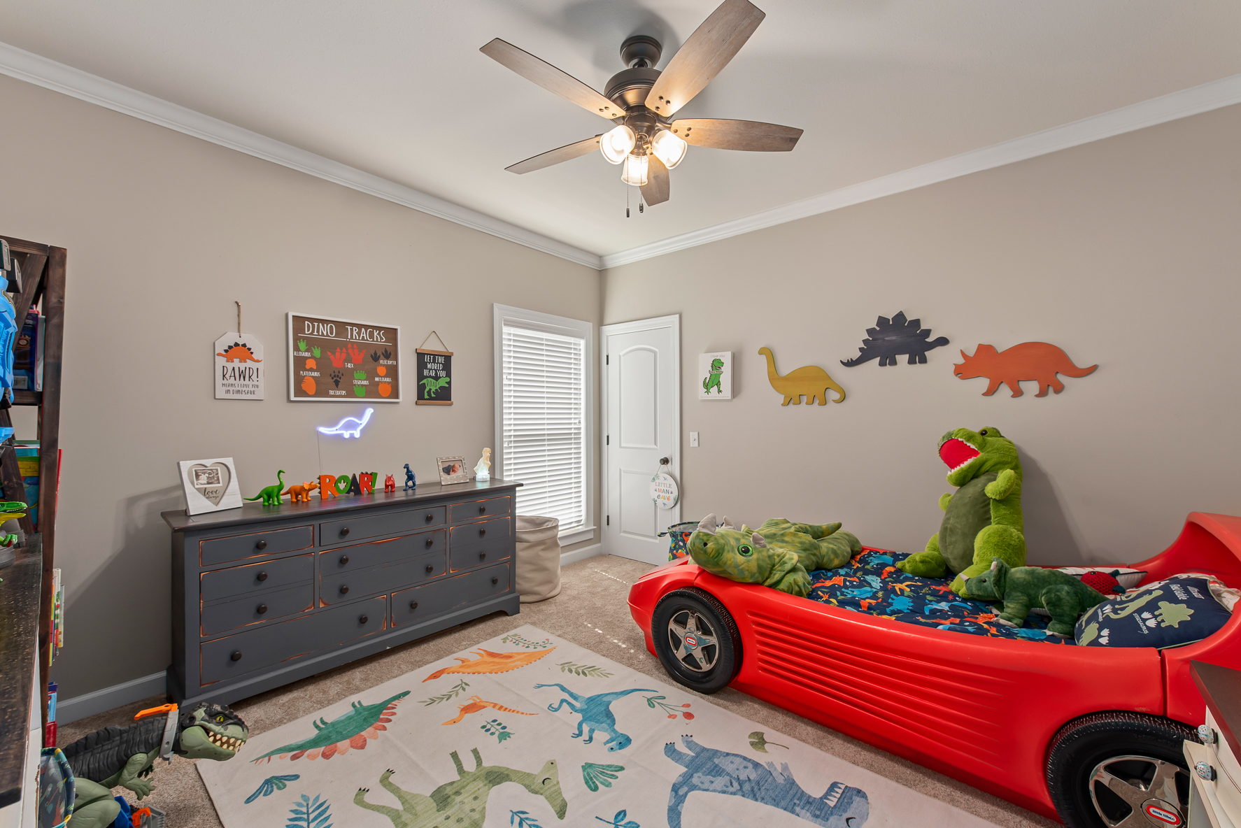 705 Homestead Way-WHT-34