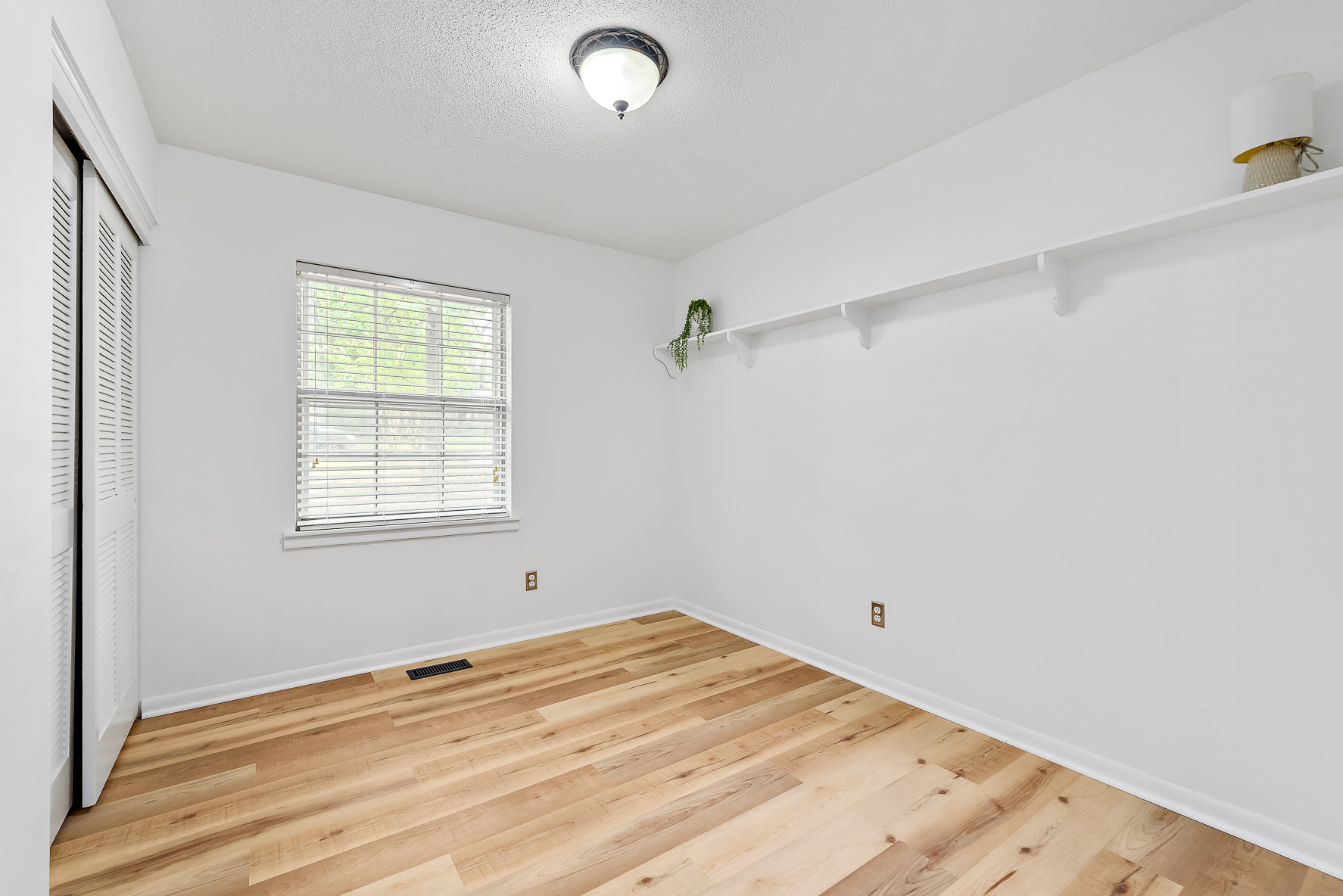 514 Whispering Pines-WHT-28