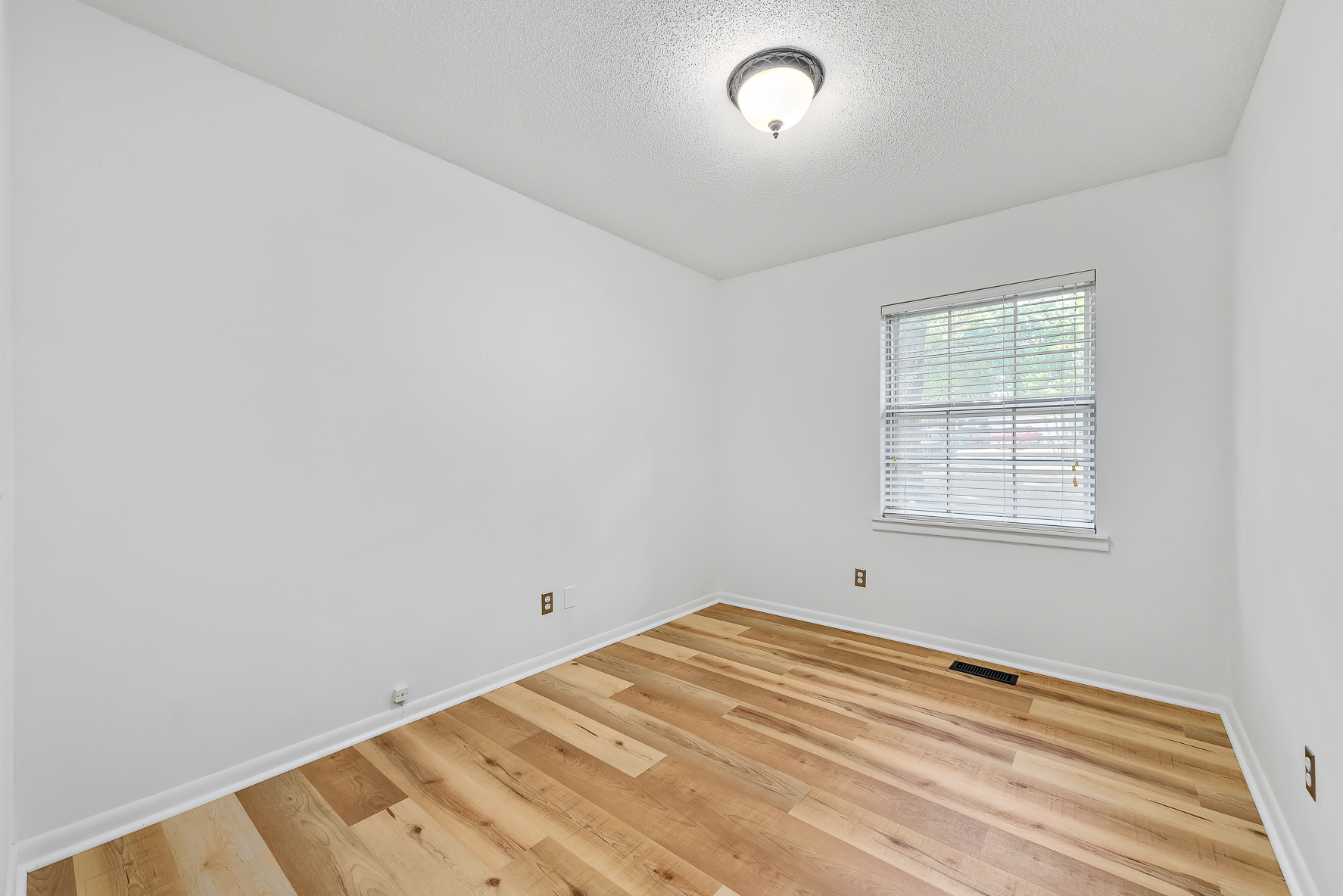 514 Whispering Pines-WHT-31