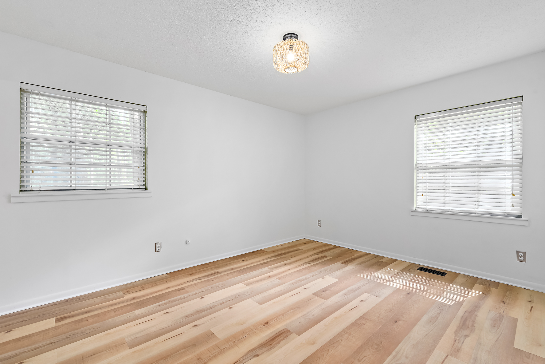 514 Whispering Pines-WHT-35