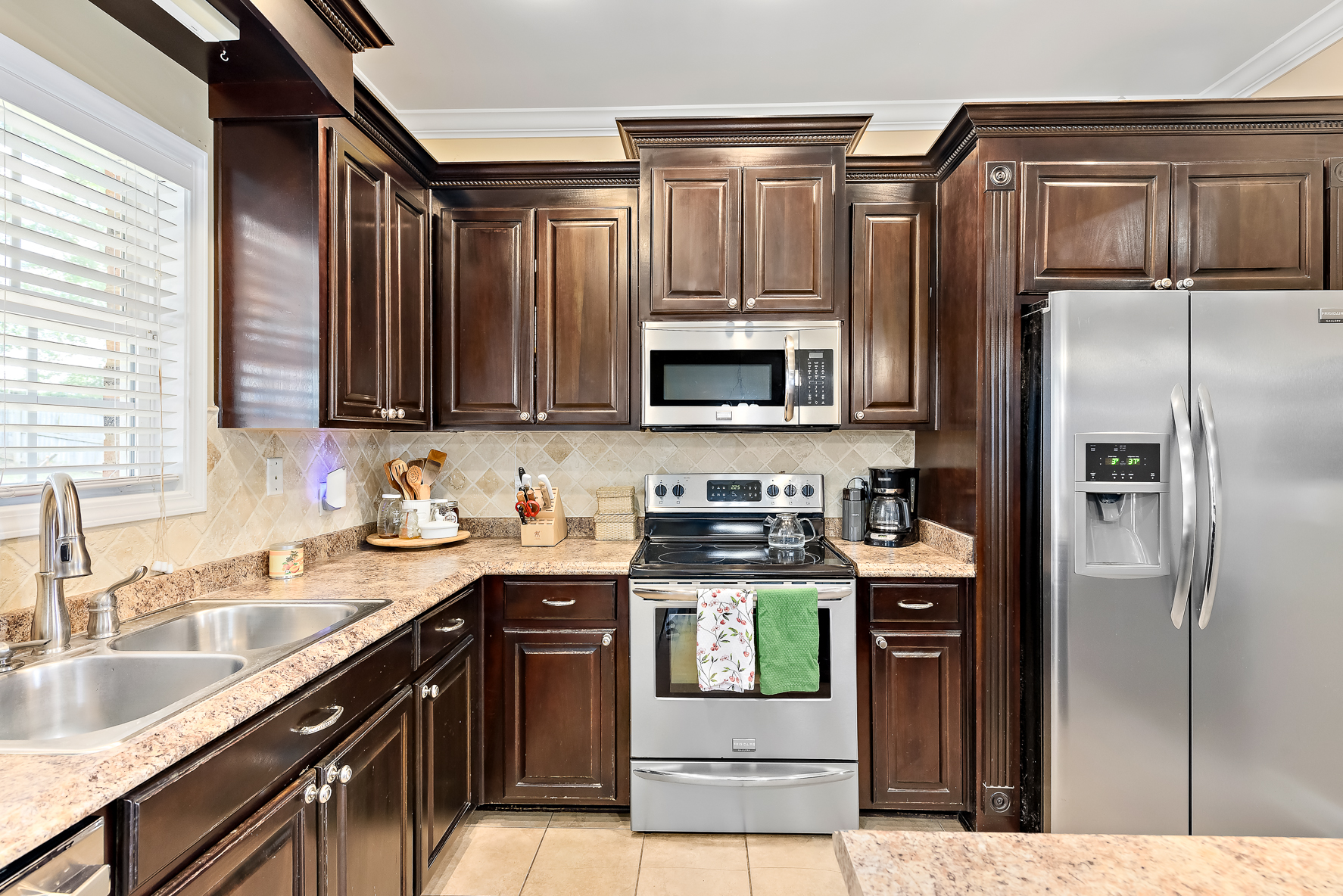 115 Cristy Lane-WHT-16