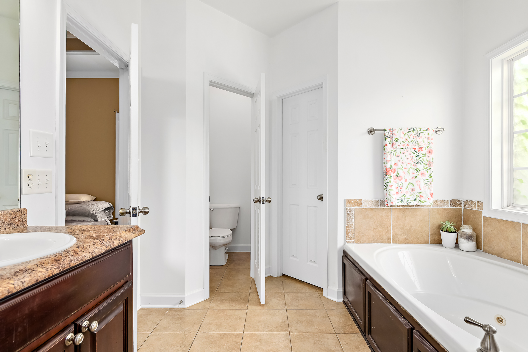 115 Cristy Lane-WHT-27