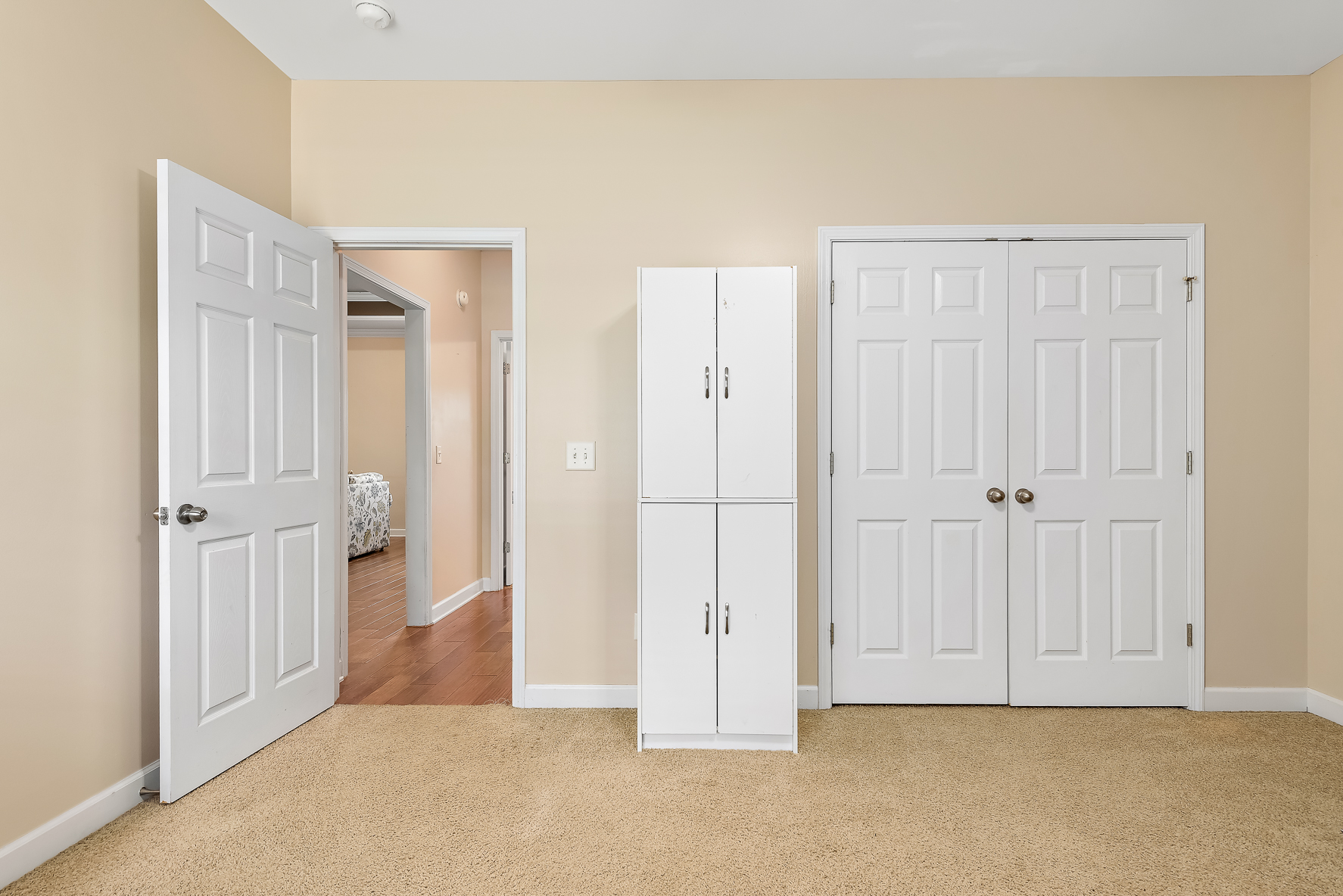 115 Cristy Lane-WHT-29