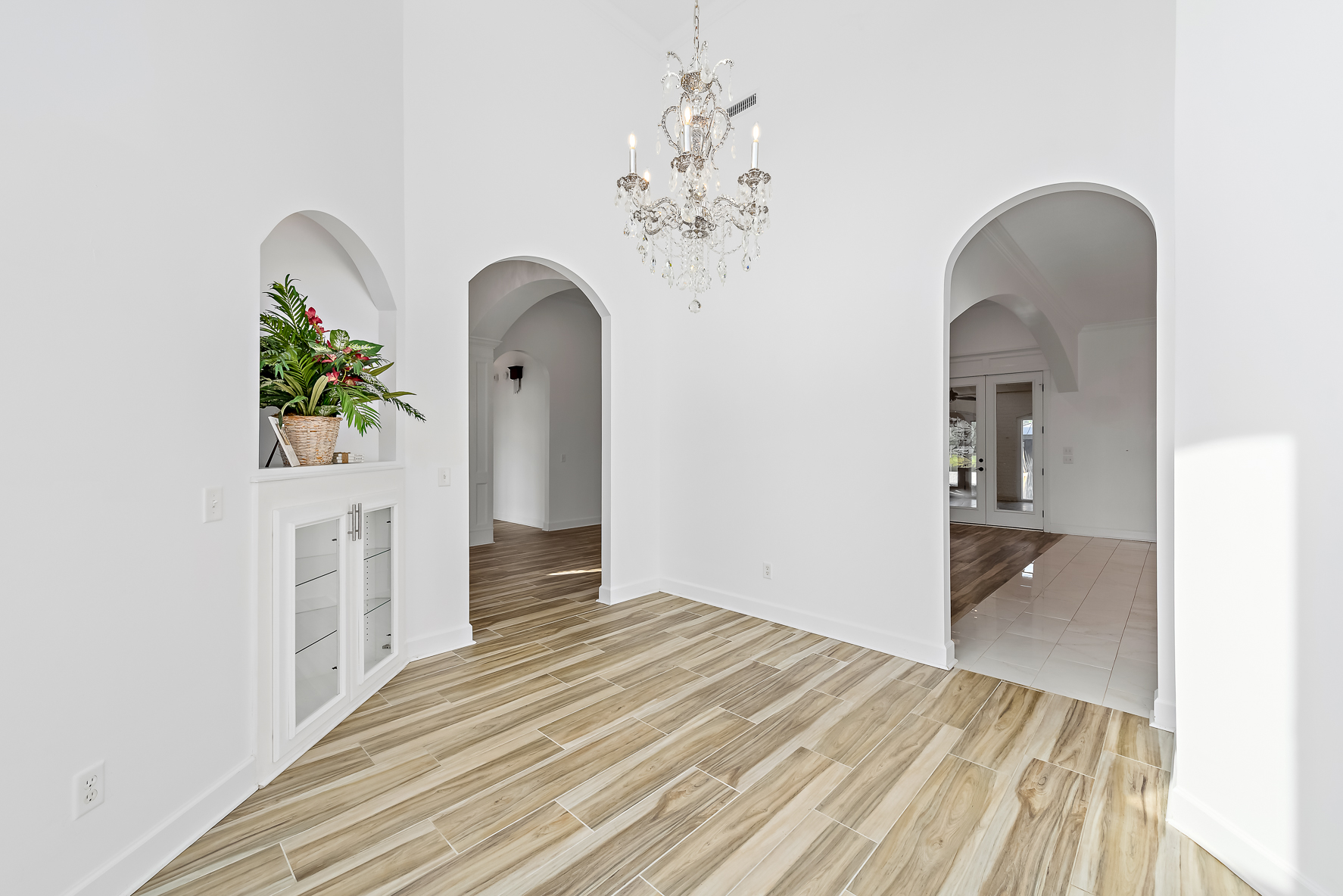 437 CO RD 561-WHT-21