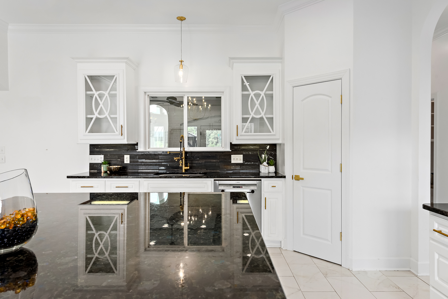 437 CO RD 561-WHT-26