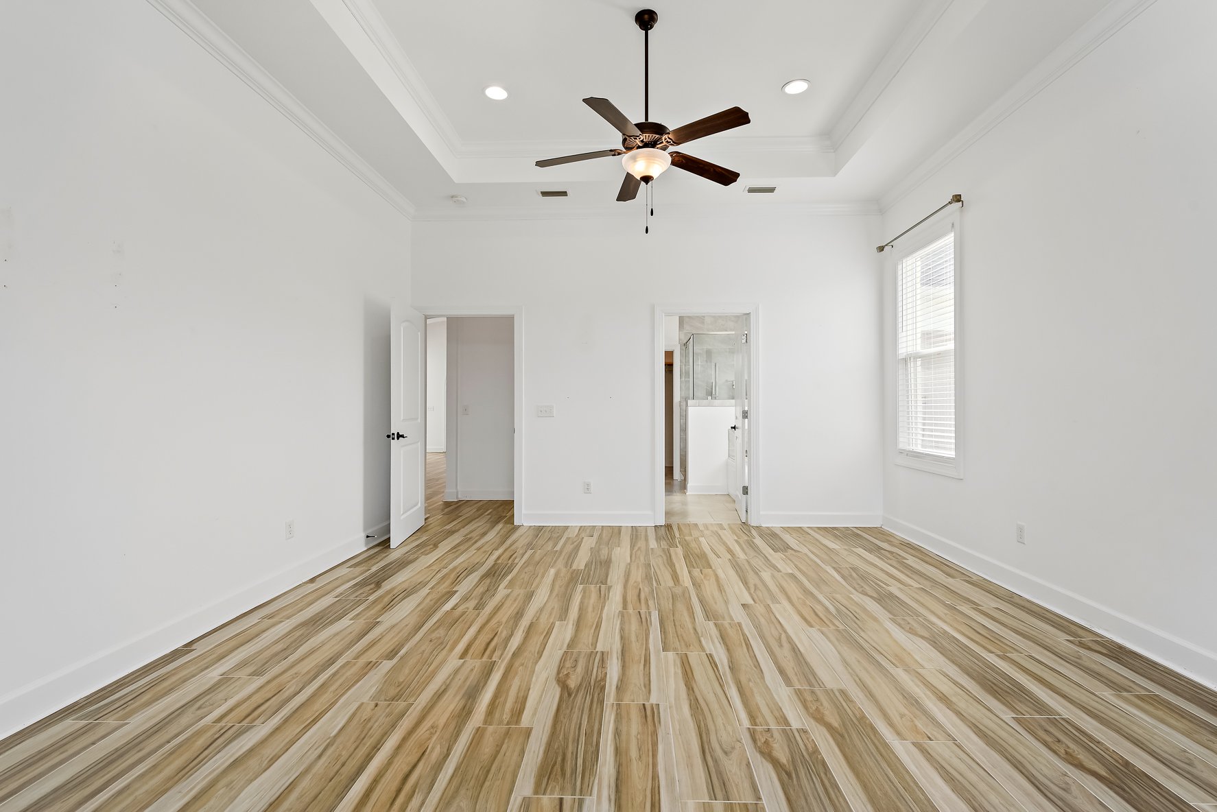 437 CO RD 561-WHT-34