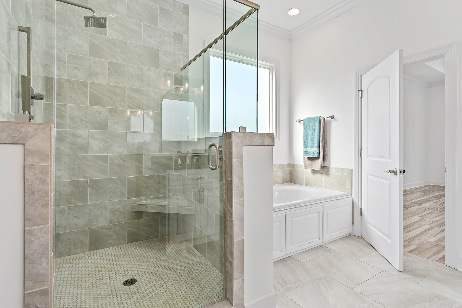 437 CO RD 561-WHT-37