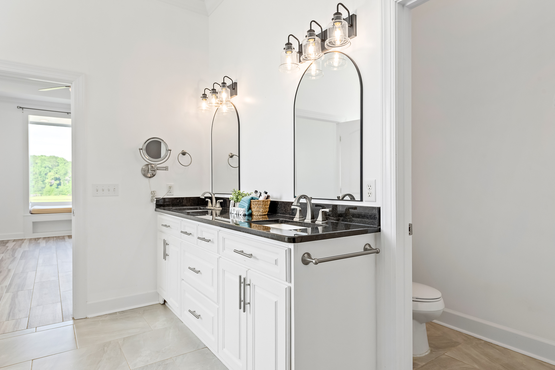 437 CO RD 561-WHT-39