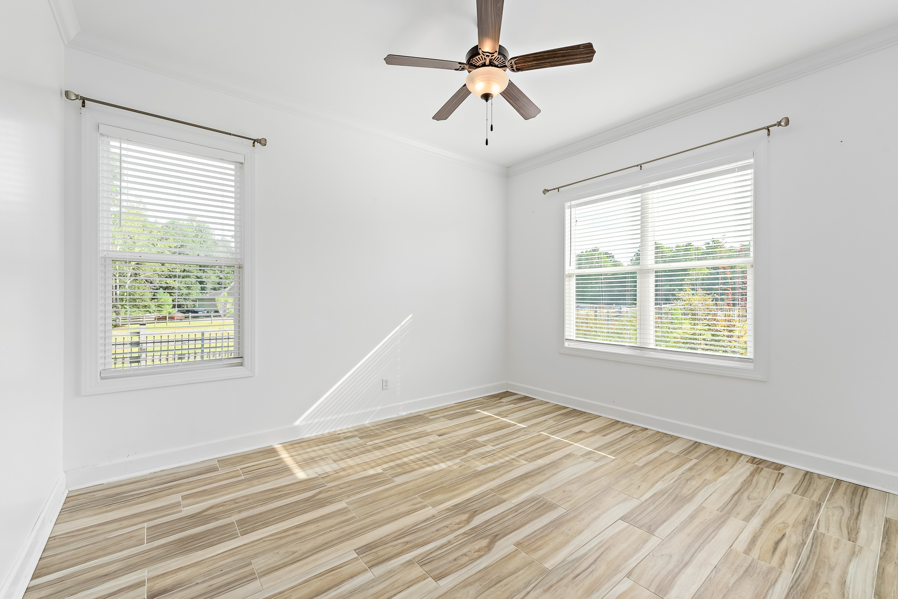 437 CO RD 561-WHT-42