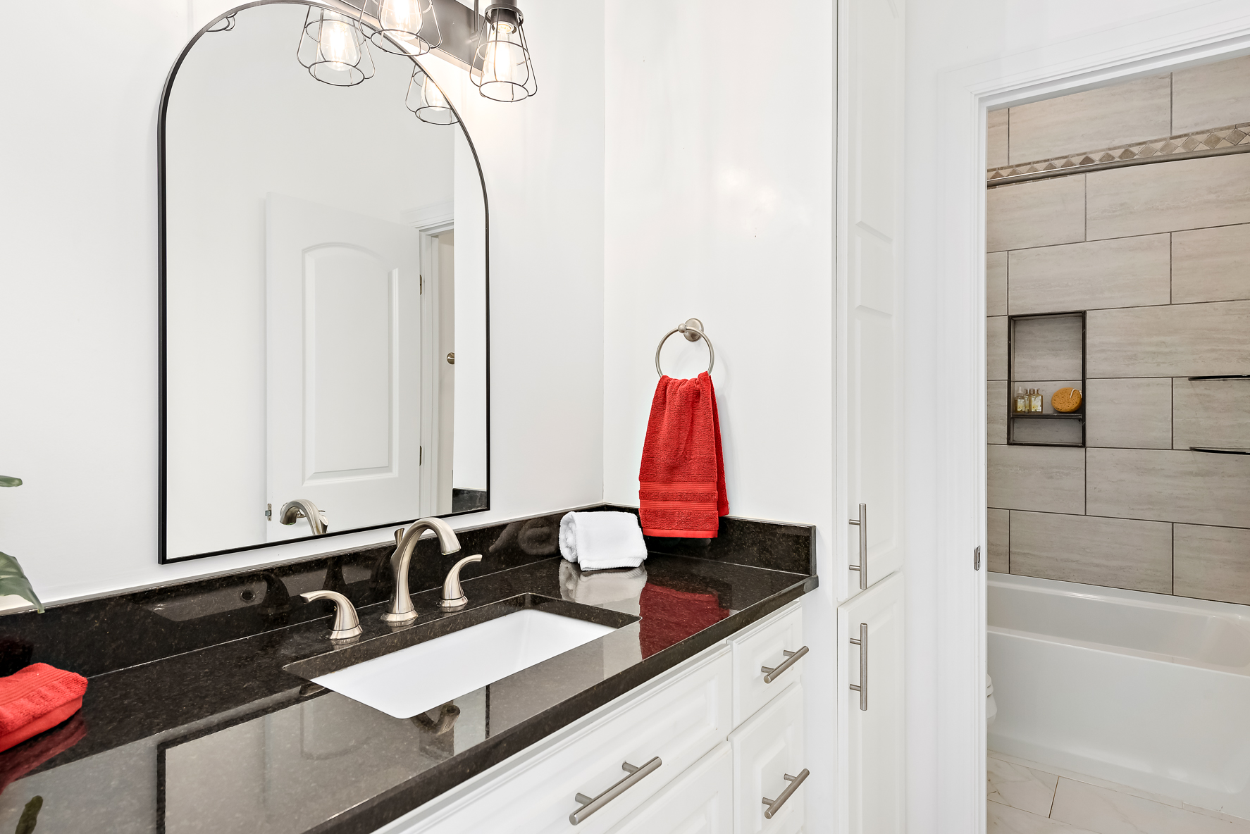 437 CO RD 561-WHT-44