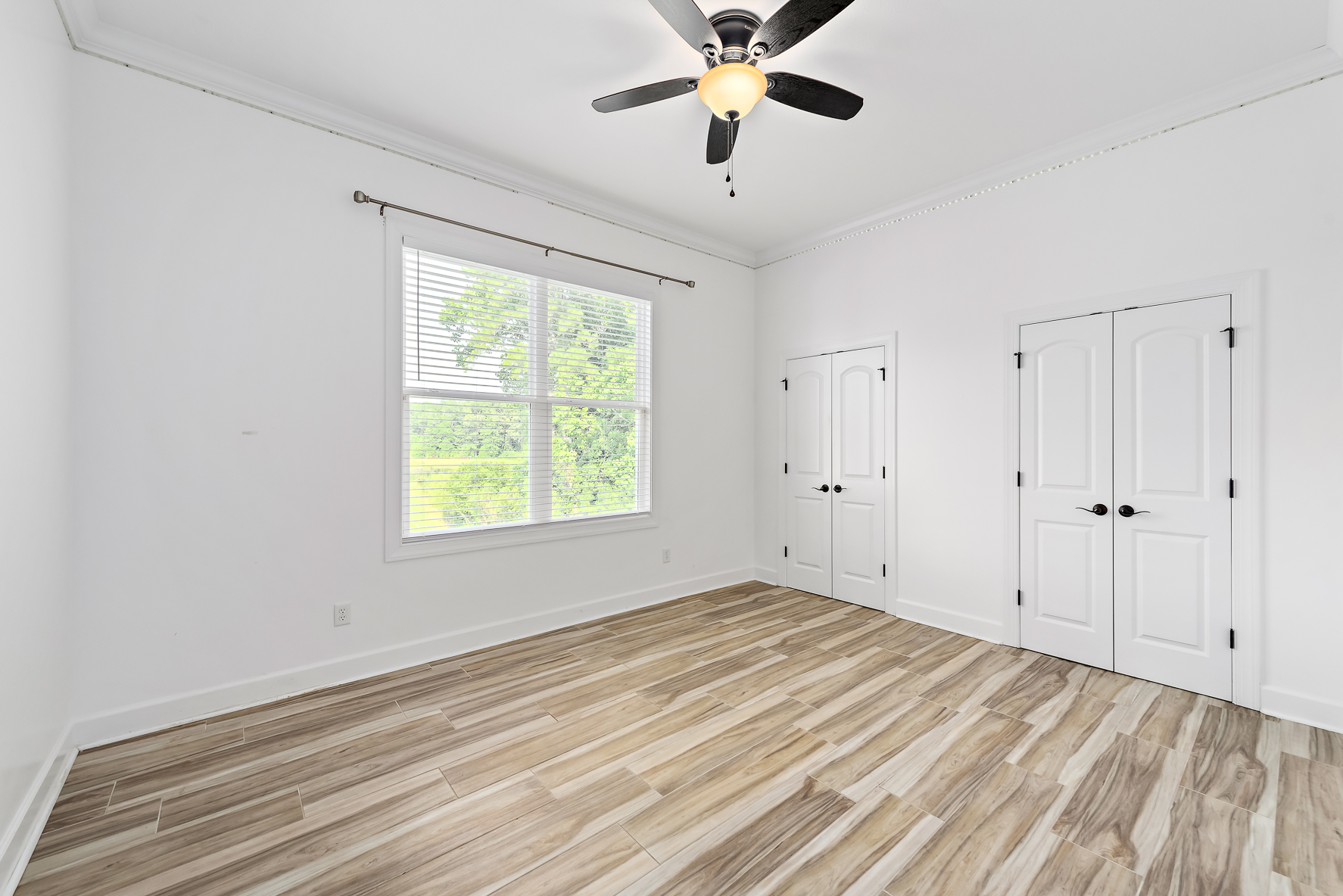 437 CO RD 561-WHT-48