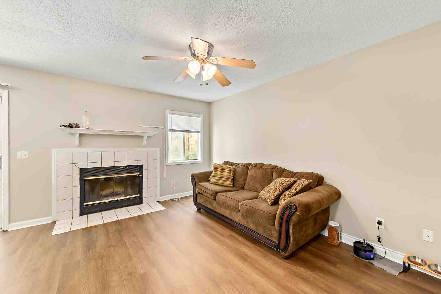 293 Candlebrook-WHT-8