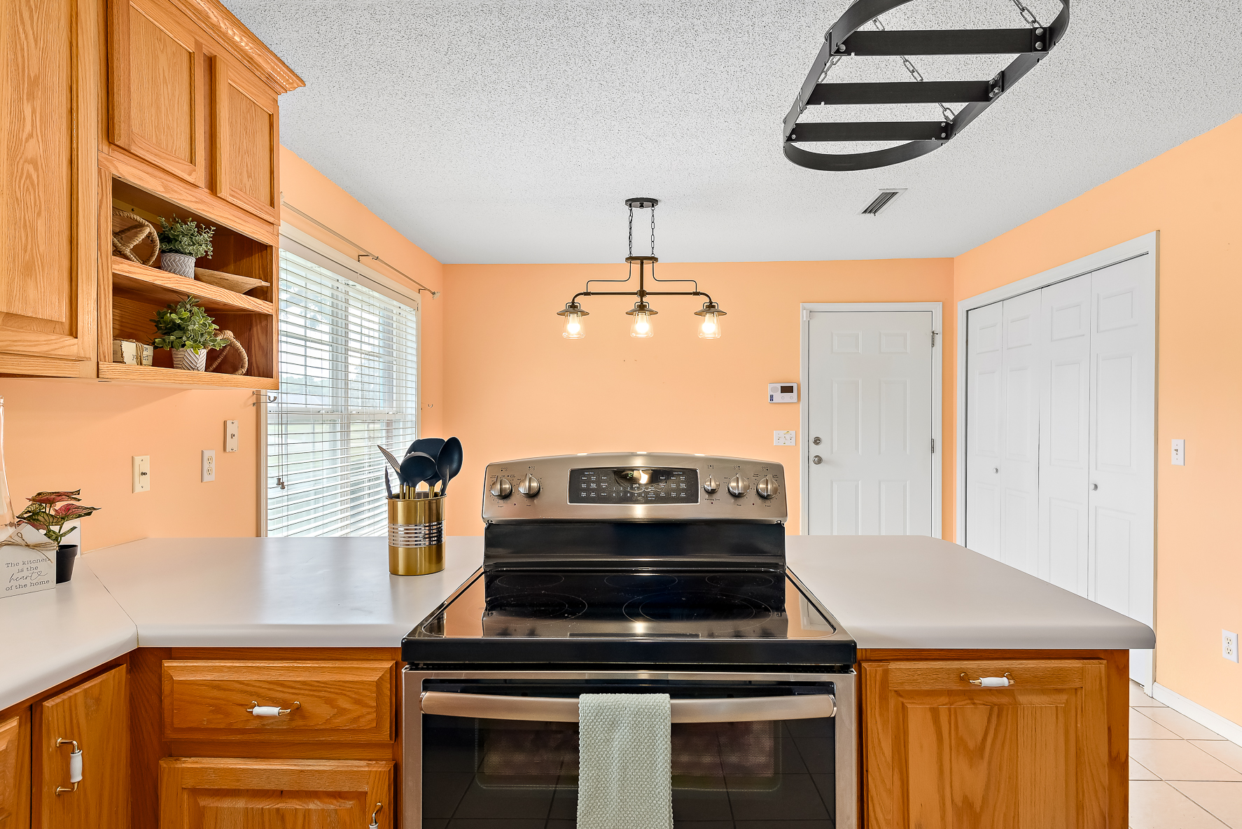 103 Jessica Ln-WHT-19