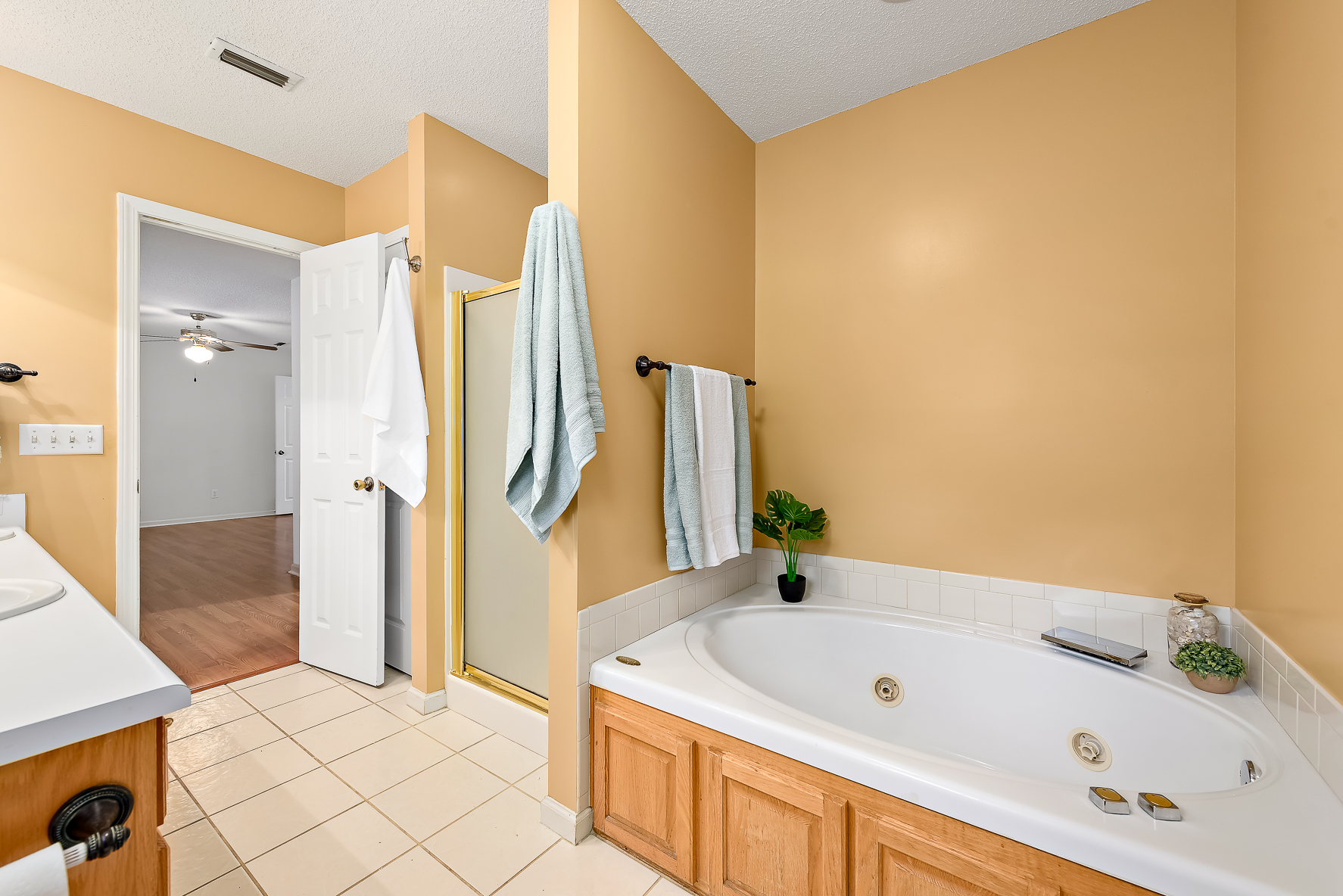 103 Jessica Ln-WHT-32