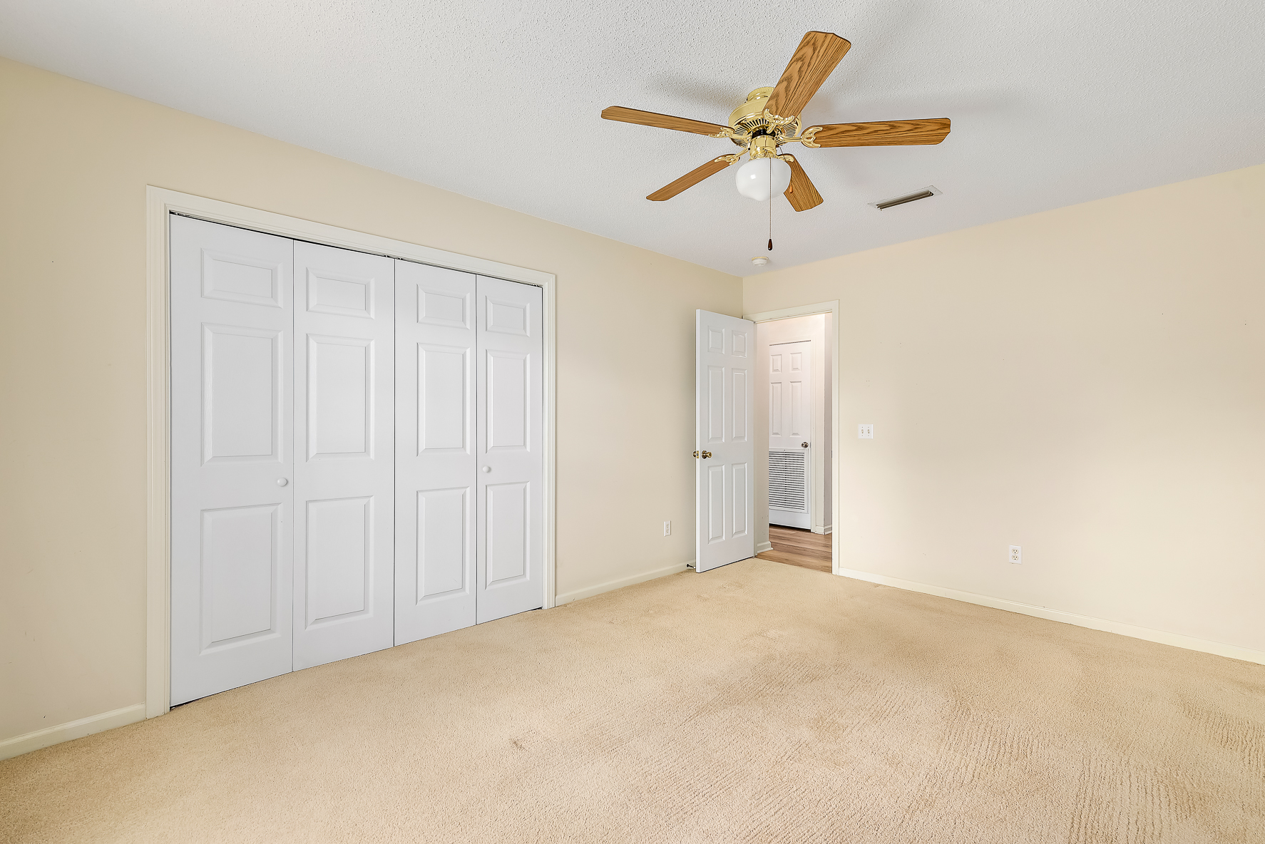 103 Jessica Ln-WHT-34