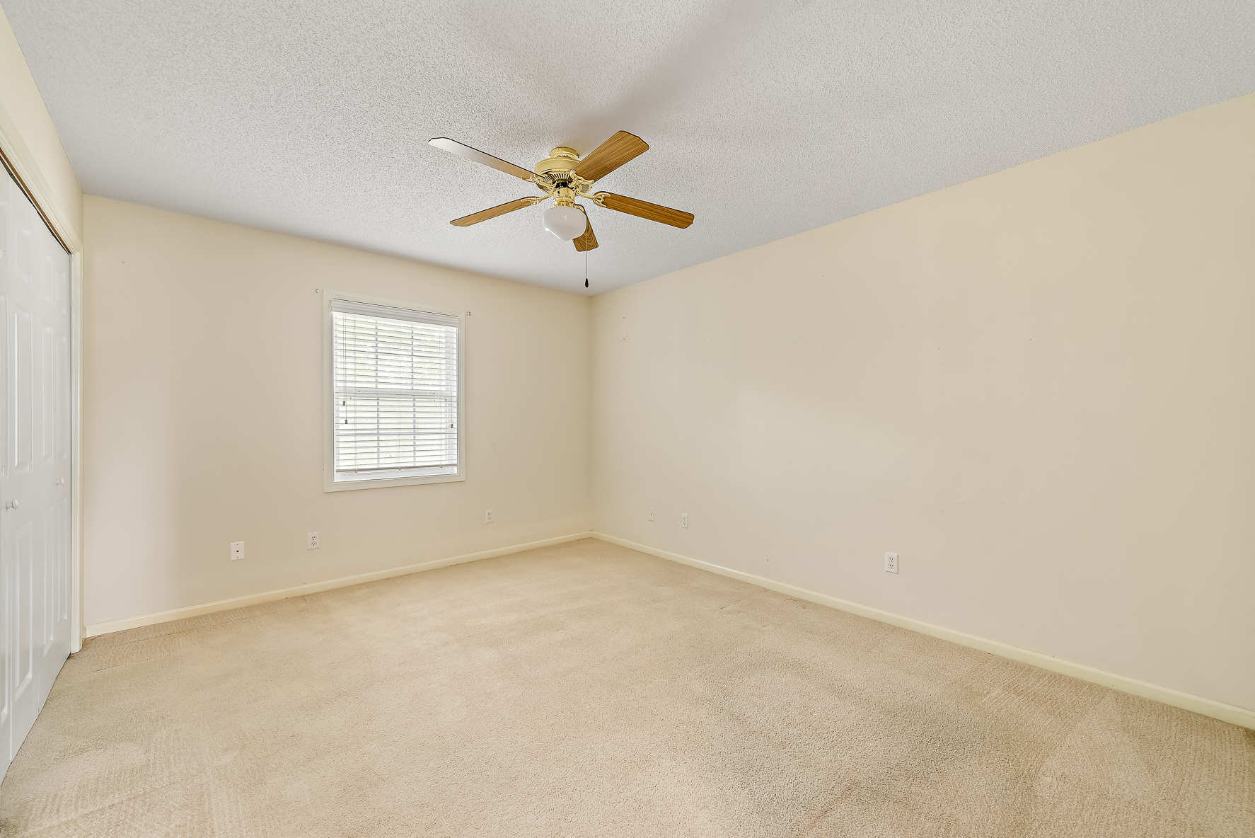 103 Jessica Ln-WHT-36