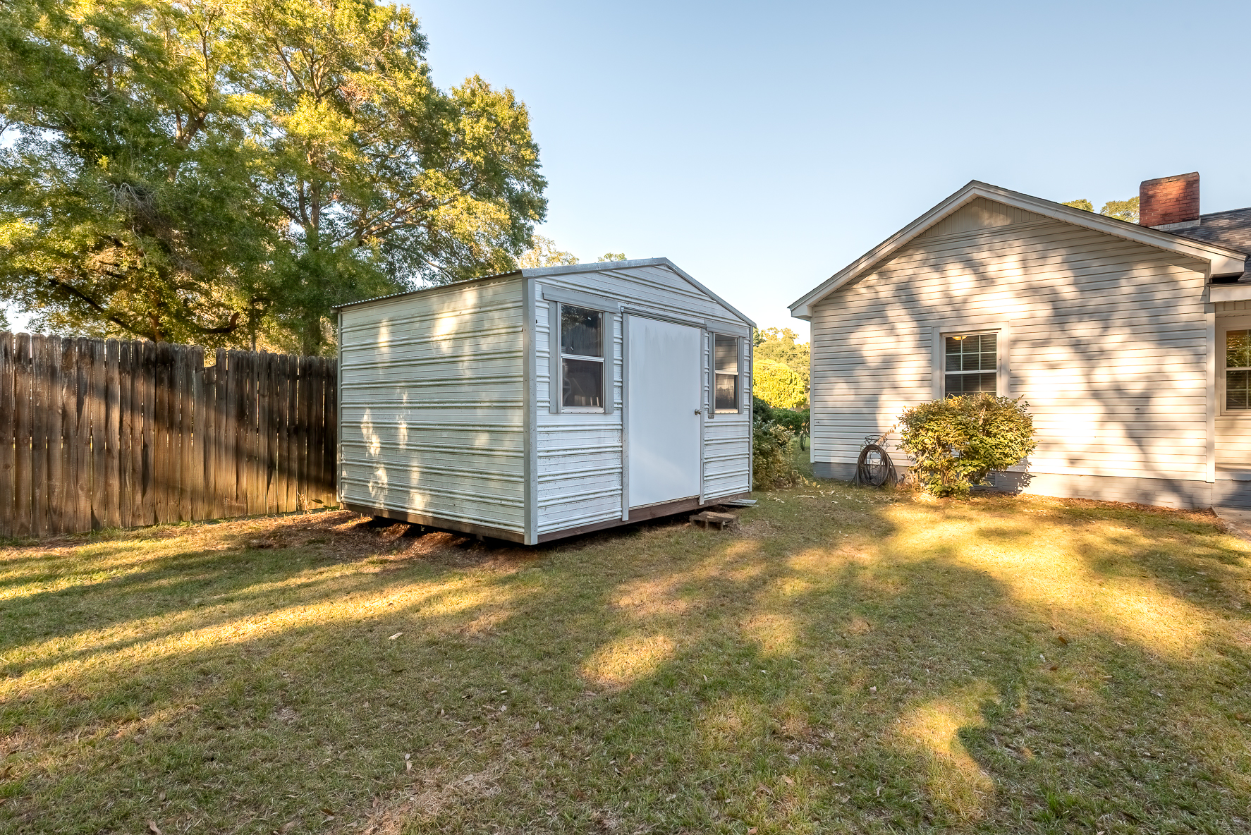 202 S Academy St WHT-11