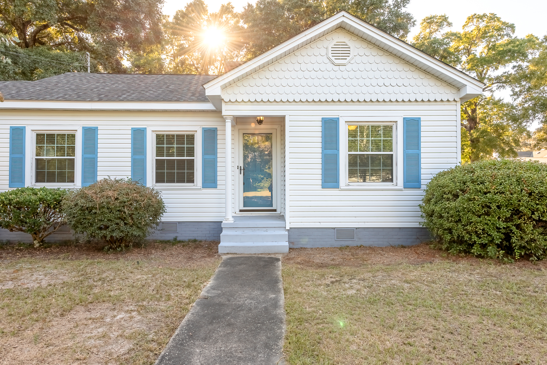 202 S Academy St WHT-4