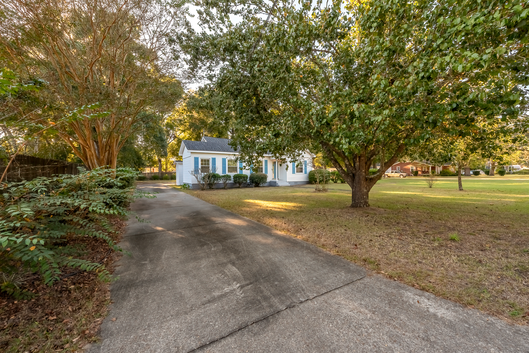 202 S Academy St WHT-5