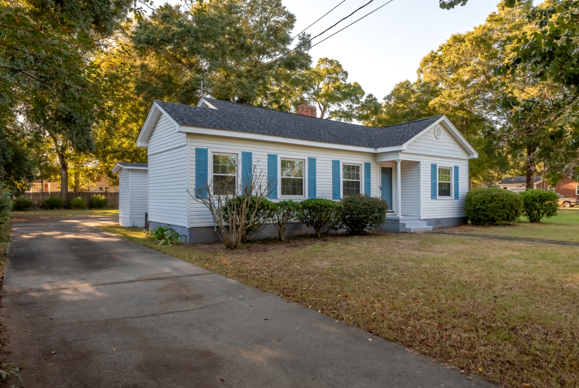 202 S Academy St WHT-6