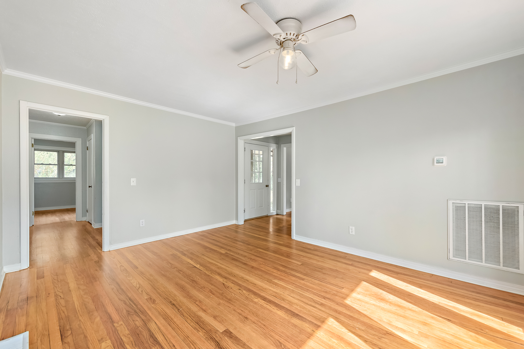 919 Reese Ave-WHT-16