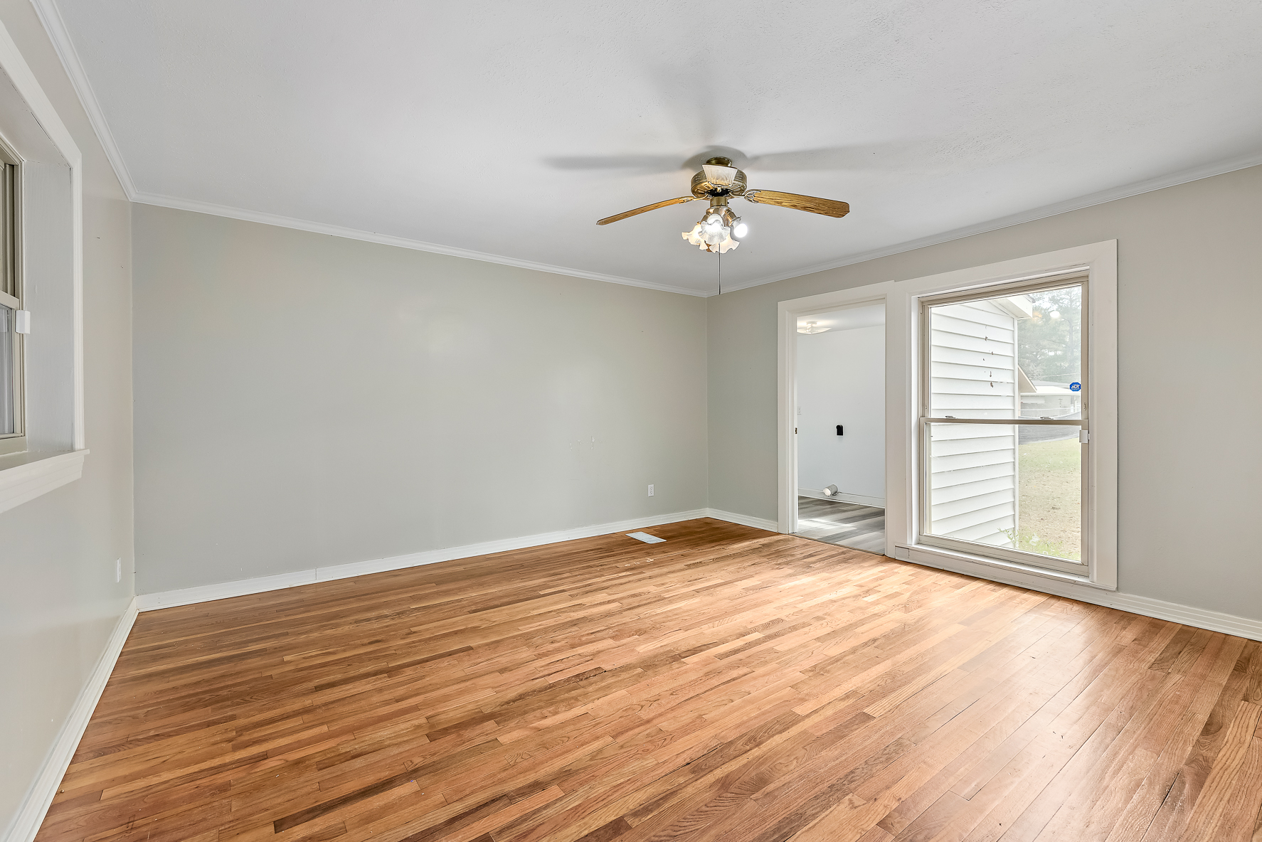 919 Reese Ave-WHT-27