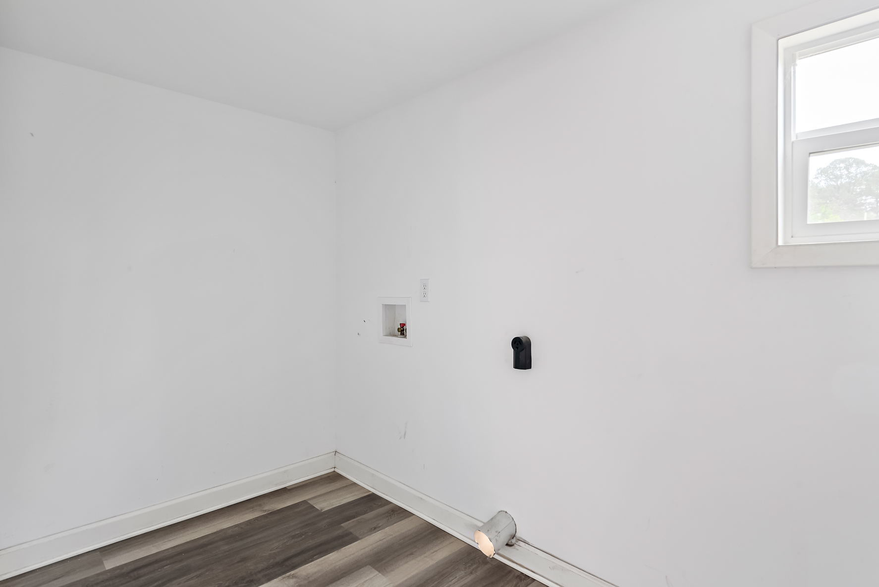 919 Reese Ave-WHT-30