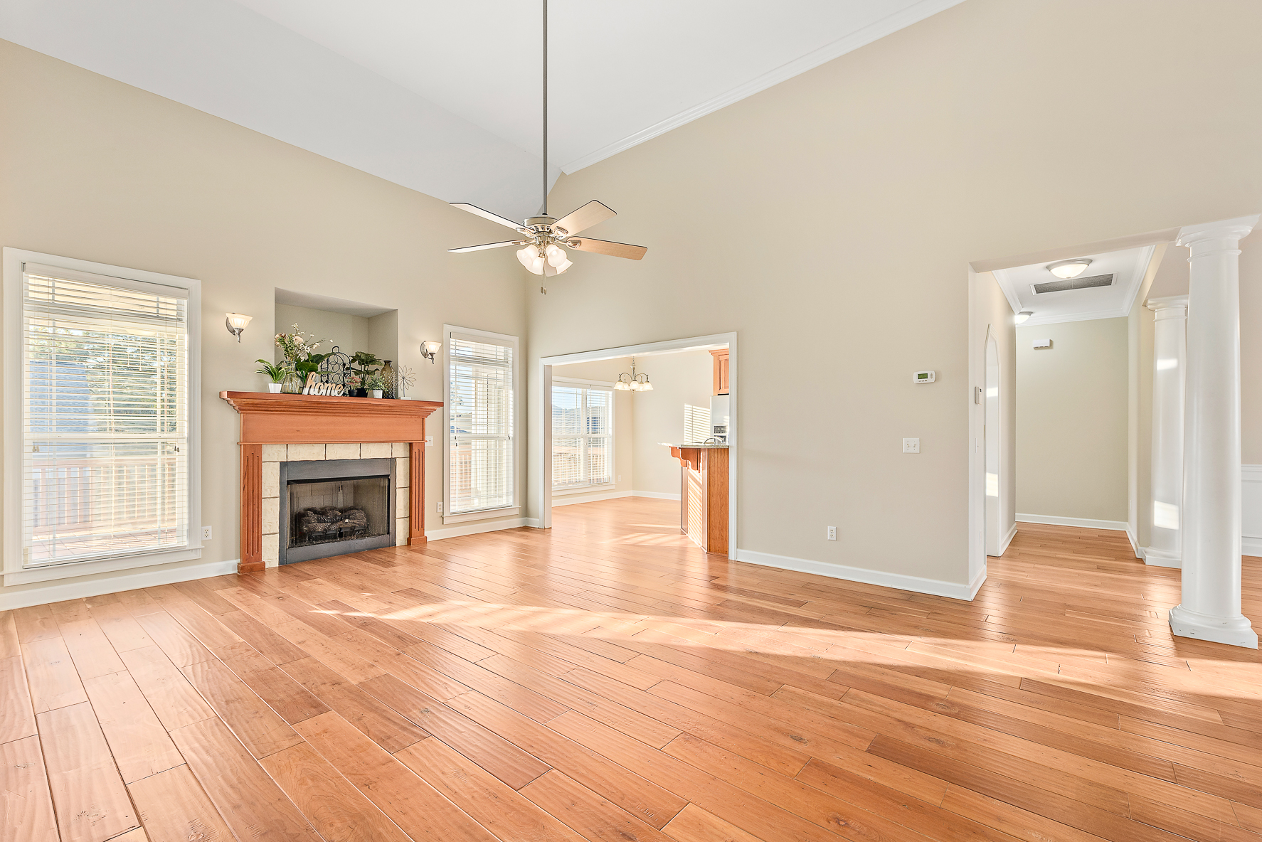 208 Southern Winds-WHT-25