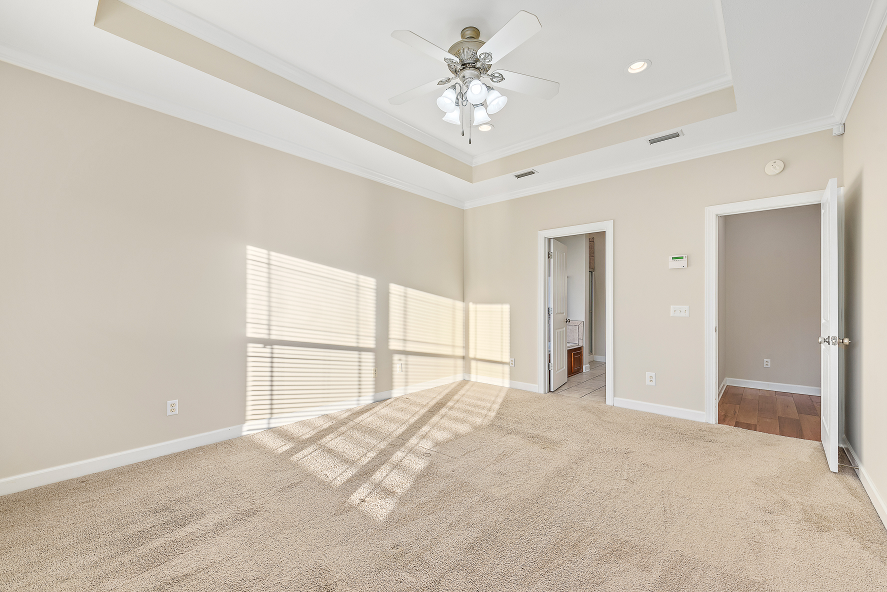 208 Southern Winds-WHT-32