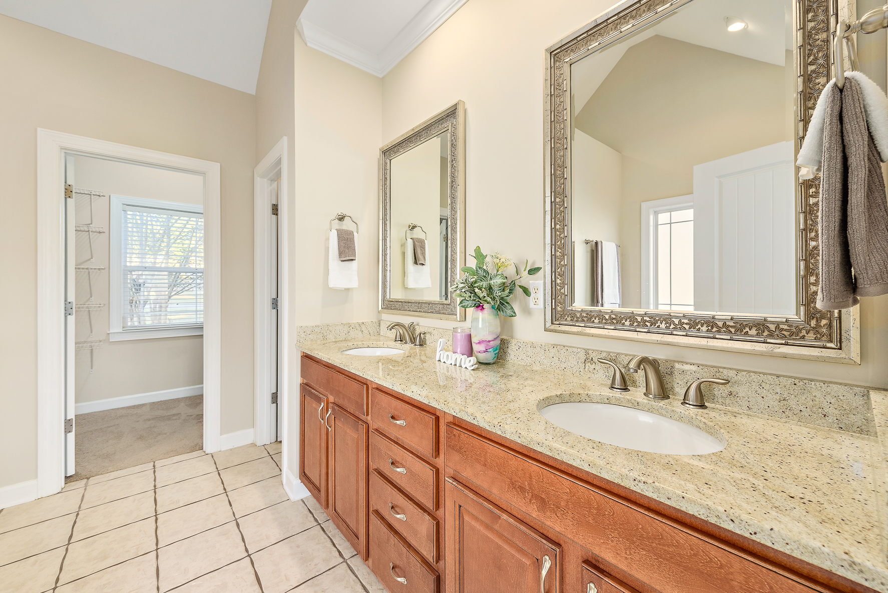 208 Southern Winds-WHT-33