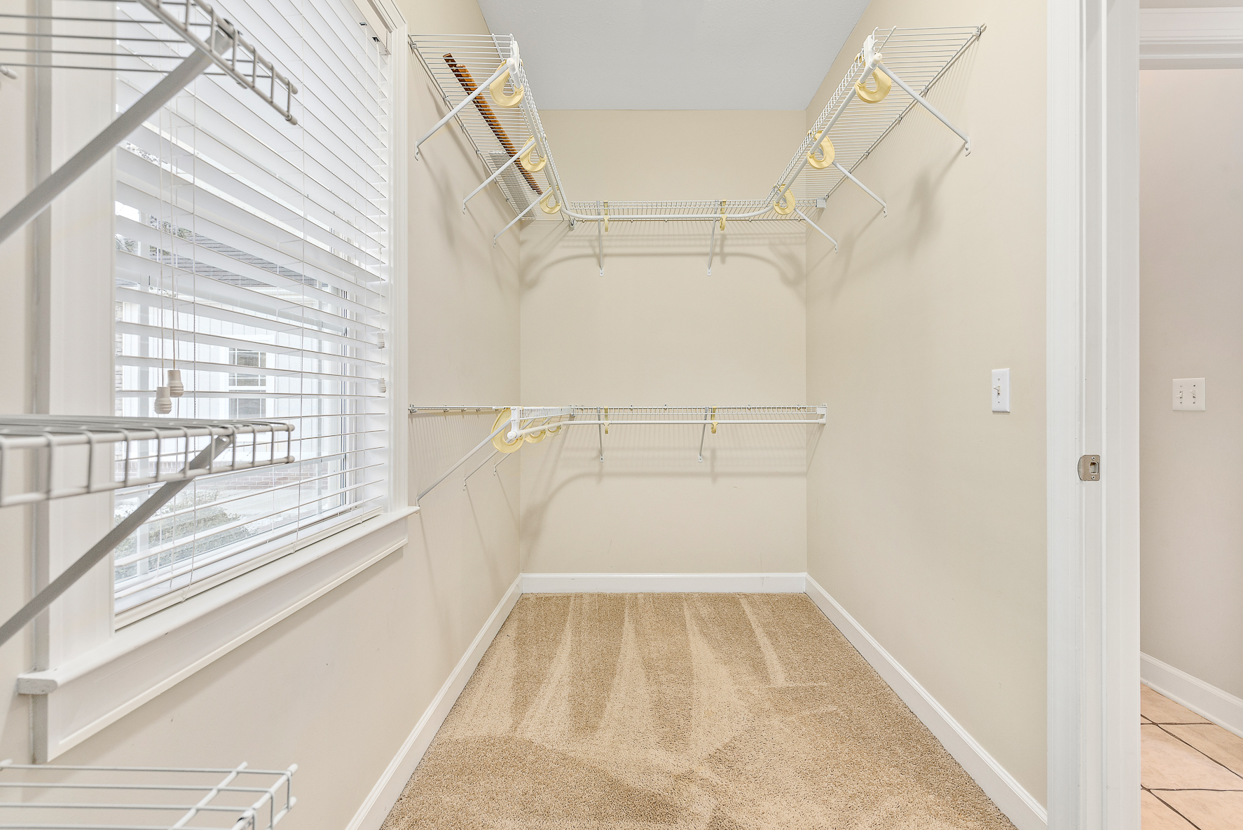 208 Southern Winds-WHT-36